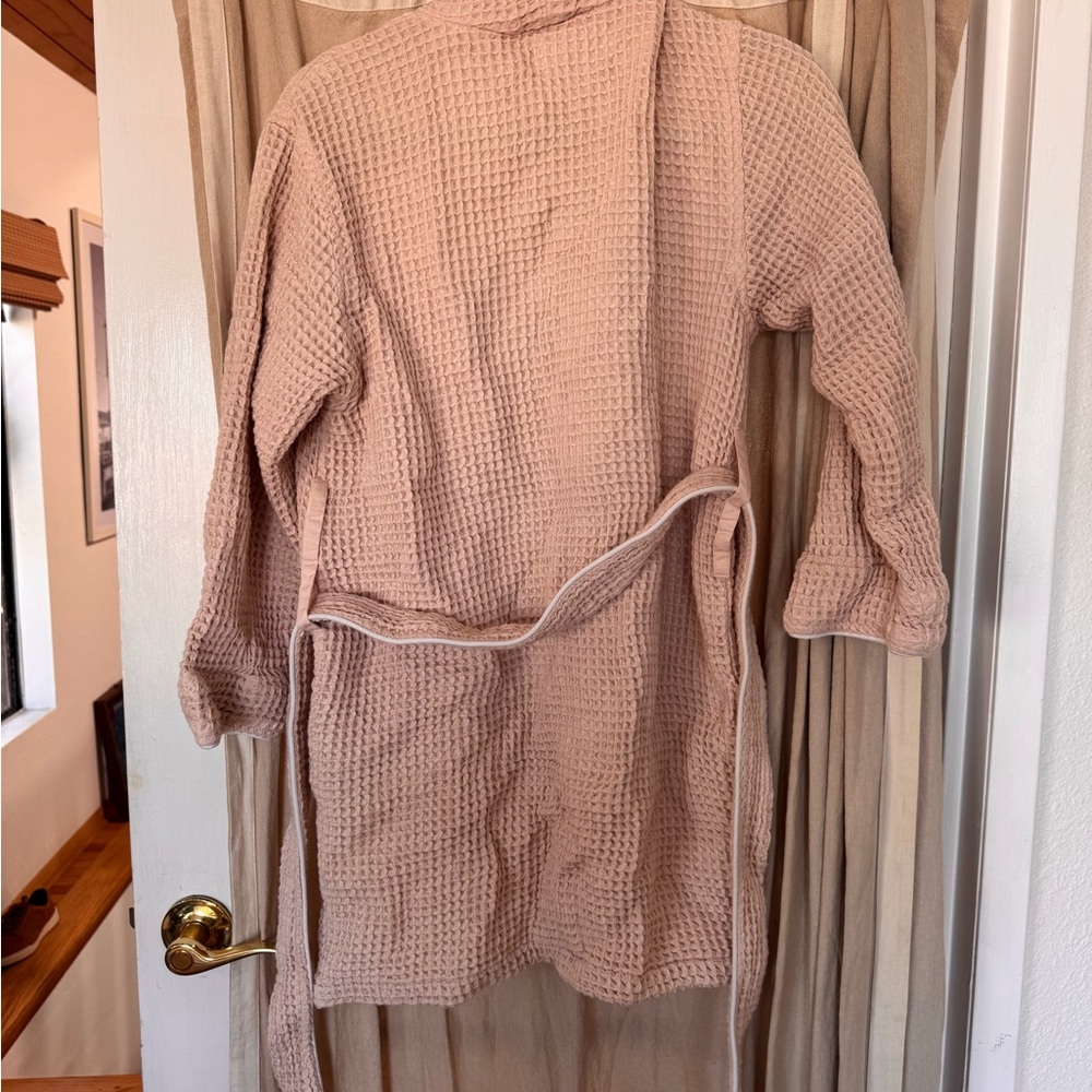 Boll & Branch Women's Pink Waffle Knit Robe - Picture 7 of 8